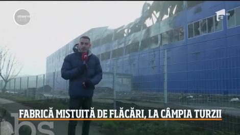 Fabrică din Câmpia Turzii, mistuită de de un incendiu puternic! Localnicii au primit şi un mesaj de avertizare, prin sistemul Ro-Alert