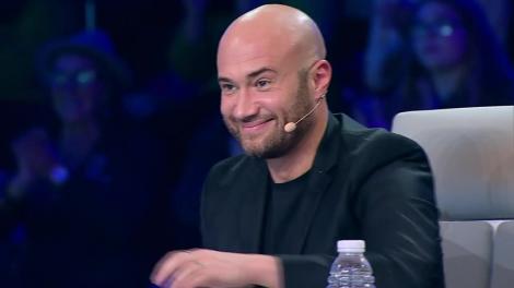 VIDEO: Cuplul de magicieni Eduard şi Bianca au primit câte o plăcintă în față de la jurații iUmor! „Ne-o asumăm maxim, e totul sau nimic”