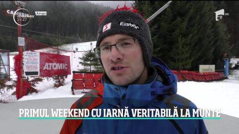 Este iarnă la munte, iar pe nouă pârtii din ţară se schiază. Cum va fi vremea în weekend