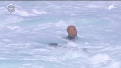 Adrenalină pe apă în Hawaii. Surferi din întreaga lume au înfruntat valuri de peste 15 metri înălţime