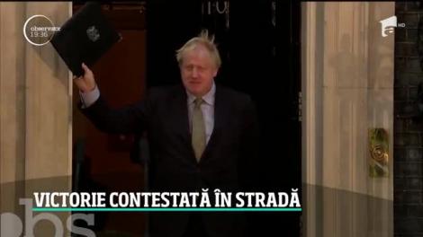 Victoria lui Boris Johnson, contestată de britanici în stradă