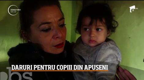 Moş Crăciun a ajuns mai devreme la unii dintre copiii din satele mai izolate din Munţii Apuseni!