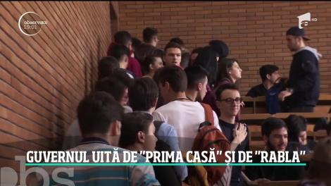 Guvernul a împărţit banii pe anul viitor. Profesorii primesc marea lovitură: salariile nu vor ţine pasul cu promisiunile