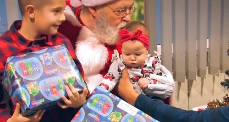 Moș Crăciun la petrecerea angajaţilor