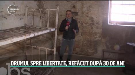 Mii de români au luat cu asalt fostul sediu al Comitetului Central. Pentru prima dată, au fost deschise beciurile Securităţii
