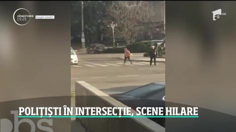 Scene ca-n filmele de comedie: Doi poliţişti au dirijat atât de bine circulaţia în oraşul Câmpulung Muscel încât au fost aproape de a provoca un accident