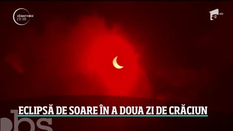 Fenomen astronomic spectaculos, în a doua zi de Crăciun. O eclipsă parţială de soare, vizibilă doar din jumătatea estică a planetei, a lăsat impresia unui inel de foc care se formează în jurul lunii