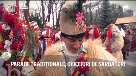 Parade tradiționale pe străzile din Bacău, Suceava şi în satele din Alba