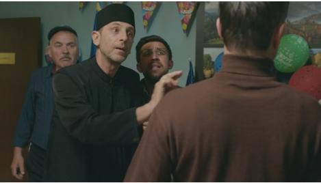 Mafioții din Mangalița, amenințați cu apă sfințită!: Schimbare de plan. Hai să spălăm putina!