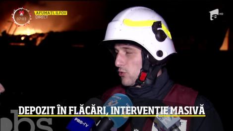 Alertă lângă Capitală. Un puternic incendiu a izbucnit la un depozit din localitatea Afumaţi