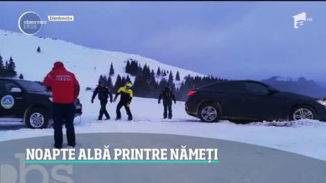 Două zile de ninsori au aruncat România în haos! Mai mulţi şoferi au rămas înzăpeziţi în nămeţi de peste un metru