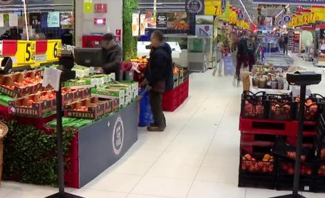 Revelionul, o nouă provocare financiară. Cât scot românii din buzunare în această perioadă