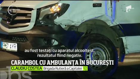 Accident rutier grav în centrul Capitalei. O ambulanţă care transporta un pacient a fost lovită, într-o intersecţie, de un microbuz de persoane