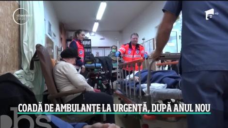 Scene incredibile la secţia de primiri urgenţe a spitalului din Bistriţa! Coadă de ambulanţe la intrare în camera de gardă!