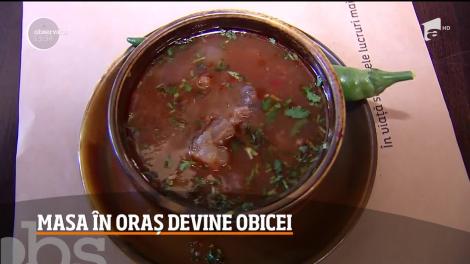 Românii mănâncă tot mai des în oraş, la restaurant! Valoarea industriei a crescut cu 16% doar în ultimul an