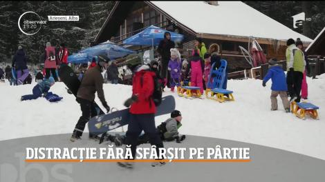 Deşi vacanţa de Sărbători s-a încheiat pentru cei mai mulţi dintre români, staţiunile de munte sunt în continuare animate