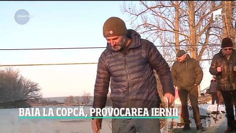 O bălăceală la zero grade nu este ceva ieşit din comun pentru cei obişnuiţi cu frigul. A devenit o tradiţie în această perioadă