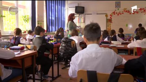 Elevii, revoltați de noua structură a anului școlar propusă de Ministerul Educației:”N-ar trebui să existe discrepanța aceea între semestre!”