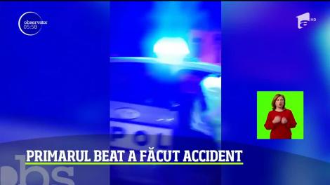 S-a urcat beat la volanul maşinii primăriei şi a făcut accident! Edilul din Câmpulung Muscel a dat de necaz