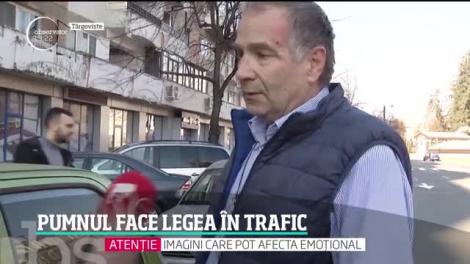 Scene ca-n Vestul Sălbatic în Târgoviște. Doi şoferi s-au bătut în plină stradă, în faţa poliţiştilor şi a jurnaliştilor