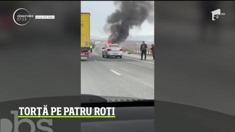 VIDEO/ Pericol şi flăcări uriaşe pe autostrada A1! O maşină a ars ca o torţă