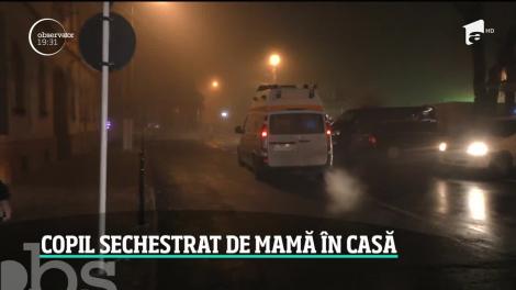 O mamă şi-a sechestrat propriul copil în casă şi a ameninţat că îl omoară. Autorităţile au negociat cu ea timp de 16 ore