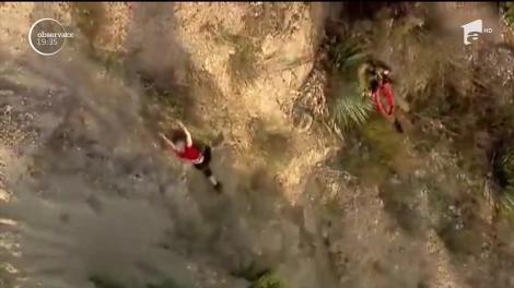 Operaţiune de salvare dramatică în Los Angeles! O femeie în vârstă de 71 de ani a fost recuperată cu elicopterul dintr-o prăpastie