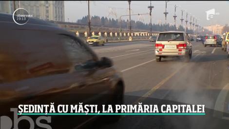 Imaginile zilei! Gabriela Firea şi consilierii PSD au venit cu măşti şi halate sanitare la şedinţa Consiliului General!
