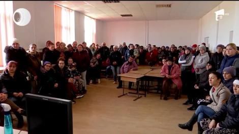 Gripă, combătută cu dascălii în școli