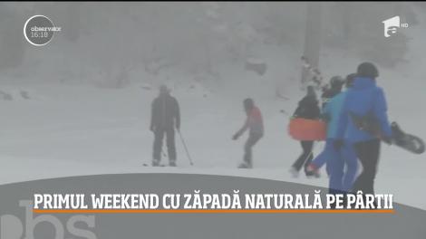 Amatorii de sporturi de iarnă sunt cât se poate de fericiţi, pentru că toate pârtiile din Poiana Braşov sunt într-o stare perfectă după ninsoarea din ultima perioadă