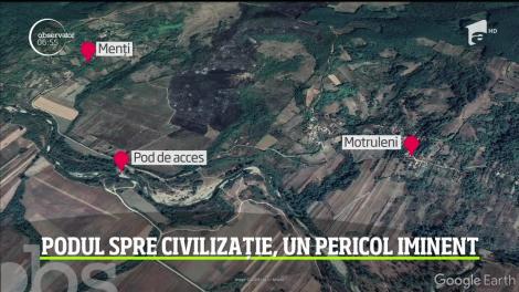 În două sate din Mehedinţi, oamenii care vor să ajungă la medic ori la cumpărături trebuie să treacă peste un pod suspendat, extrem de vechi şi instabil