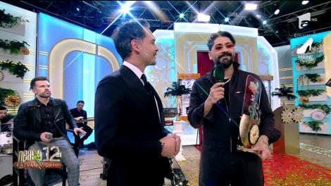 12 ani de Neatza cu Răzvan şi Dani! Imagini de la prima apariţie a lui Connect-R în platoul matinalilor!