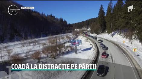 Coadă la distracție pe pârtiile din România