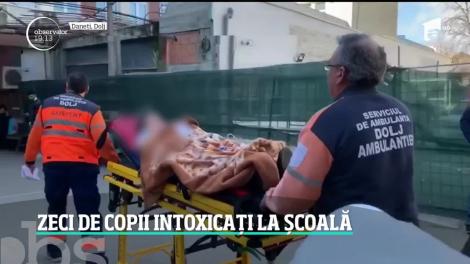 Zeci de copii intoxicați la școală