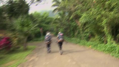 Drumul până la Gina, presărat cu scări multe şi abrupte! Nico: "Sunt 200 de trepte, leşin!"