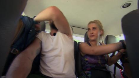 Cursa de la Asia Express, oprită de urgență. Vedetele, provocate să bea lambanog cu localnicii. Adda, speriată: ”Îmi venea să leșin!”