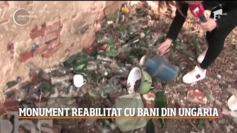 Cea mai mare bazilică romanică din vestul României care a fost transformată în depozit de gunoaie va fi restaurată