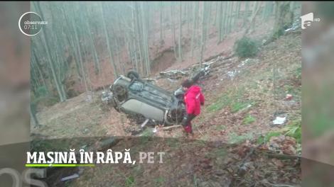 Mașină căzută într-o râpă, pe drumul Cârţişoara-Bâlea Cascadă, pe Transfăgărăşan