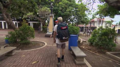 O nouă misiune pentru concurenţi! Să caute statuia celei care a creat drapelul filipinez şi să confecţioneze unul!