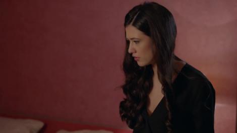 Trecutul a ajuns-o din urmă pe Maria! Cineva i-a lăsat un cadou sinistru pe pat