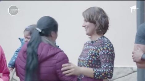 O româncă crescută în Statele Unite după ce a fost victima traficului de fiinţe umane şi-a întâlnit pentru prima dată părinţii biologici după 25 de ani