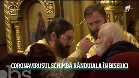 Coronavirusul schimbă obiceiuri vechi de sute de ani în biserici: Nu se mai pupă icoanele!