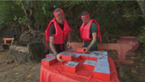 Asia Express. Vedetele sunt puse în dificultate de un puzzle aproape imposibil de rezolvat. Frații Ristei, revenire neașteptată