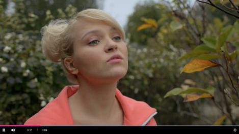 Sveltana face gimnastică în parc, îmbrăcată extrem de sexy: "Vreau să fiu gumoasă, e o cerință în meseria mea"