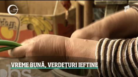 Vreme bună, verdețuri ieftine! Trufandalele sunt la mare căutare în piețe