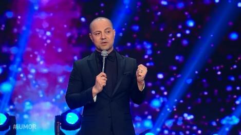 iUmor. Dan Badea, show senzațional la un club din Galați: Erau bombardieri de azi, arătau de parcă aveau săbiile la ei!