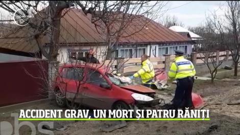 Accident cumplit provocat de un TIR cu trailer şi volan pe dreapta. O persoană a murit şi alte trei sunt rănite