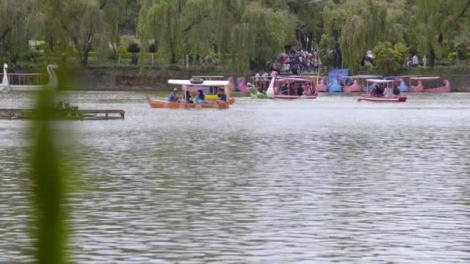 Speak a făcut bătături în Asia Express de la datul la vâsle: "Băi, îi greu tare, mi s-o dus carnea"