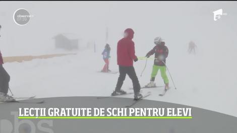 Lecții gratuite de schi pentru elevi, în staţiunea Sinaia