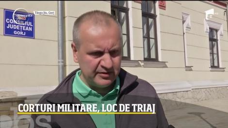 Autoritățile au început să instaleze corturi militare în curţile spitalelor, pentru protecția medicilor